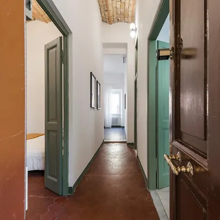 The Rent - Two-bedroom In Santa Maria Maggiore アパート ローマ